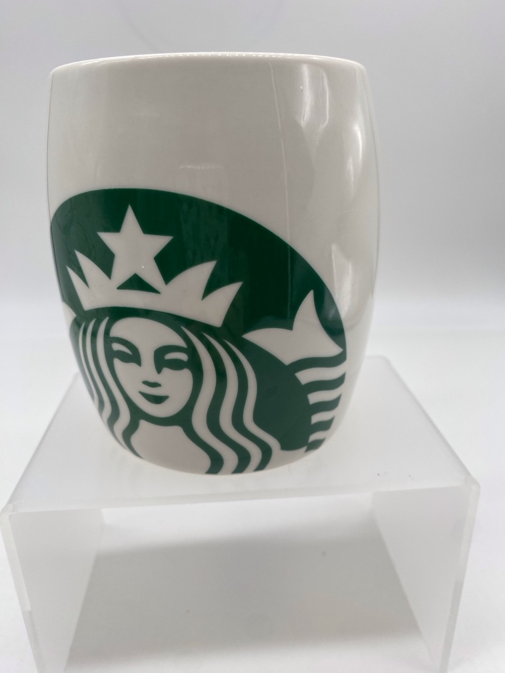 2010 vintage Starbucks White Mug with Green Siren Logo 14oz. Collectible